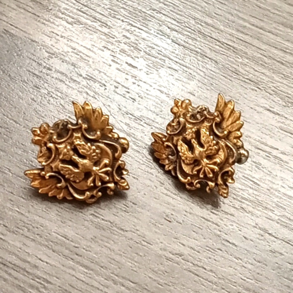 Vintage Signed Coro Heraldic Eagle Crest Screw On Earrings - Bronze